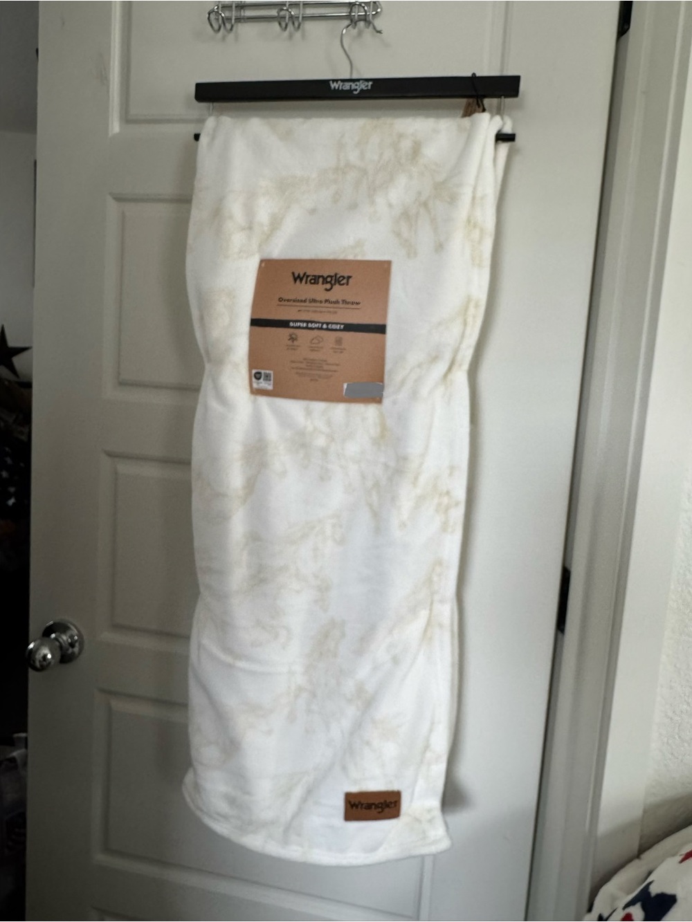 Wrangler Cream and Tan running horses Plush Throw - NWT